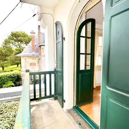 - Cozy 2-bedroom - Balcony - 6 People Apartment *