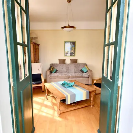 - Cozy 2-bedroom - Balcony - 6 People *